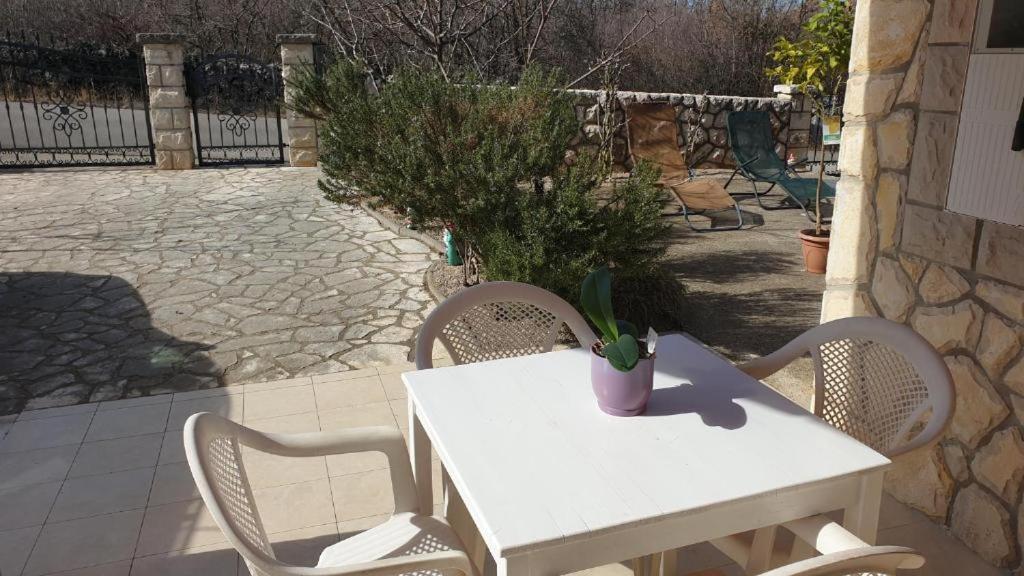 Apartments Roses Dobrinj Zewnętrze zdjęcie