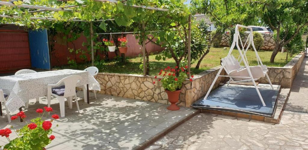 Apartments Roses Dobrinj Zewnętrze zdjęcie