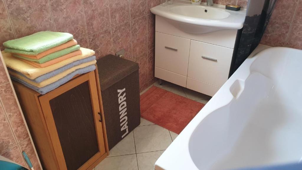 Apartments Roses Dobrinj Zewnętrze zdjęcie