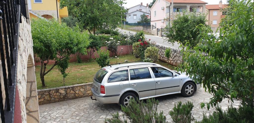 Apartments Roses Dobrinj Zewnętrze zdjęcie