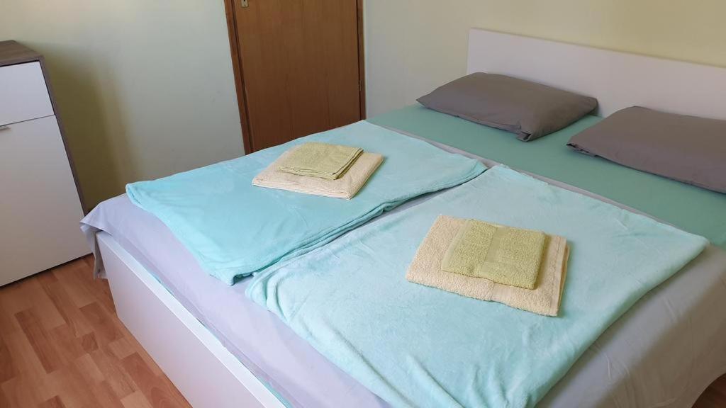 Apartments Roses Dobrinj Zewnętrze zdjęcie