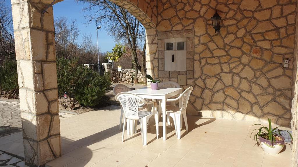 Apartments Roses Dobrinj Zewnętrze zdjęcie